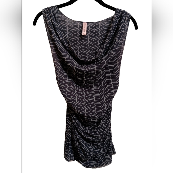 Sweet Pea Tops - Sweet Pea Black and White Chevron Top